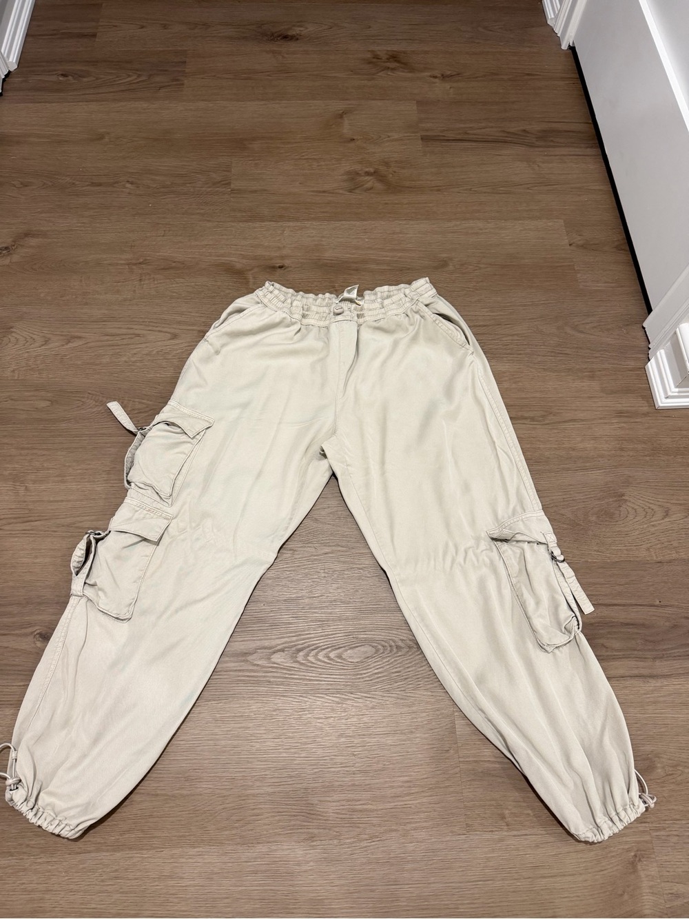 C&C California Light Cream Elastic Waist Cargo Pants